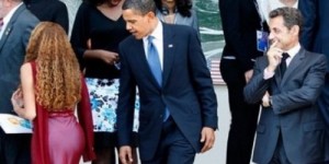 Obama and Sarkozy check out woman
